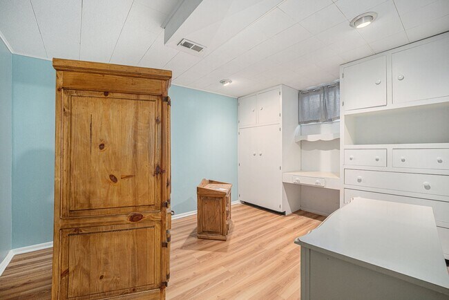 Building Photo - Beautiful 3 Bed 2.5 Single Family Home in ...