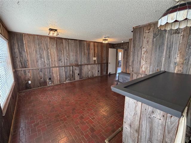 Building Photo - 821 E Hwy 199