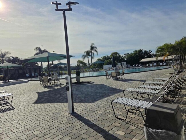 Building Photo - 1102 Halton Ct