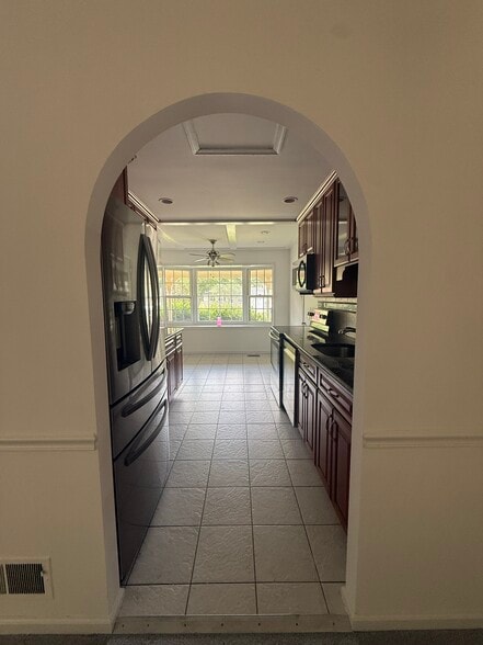 Building Photo - 3229 Manitoba Dr