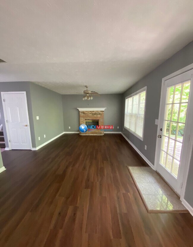 Building Photo - 705 Simon Ive Dr
