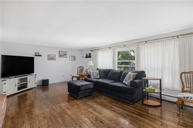 Building Photo - 27 Westwood Dr