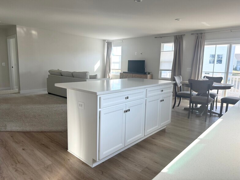 Building Photo - 7120 Iron Gall Ln