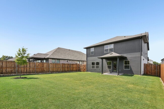 Building Photo - 2116 Gustavus Dr