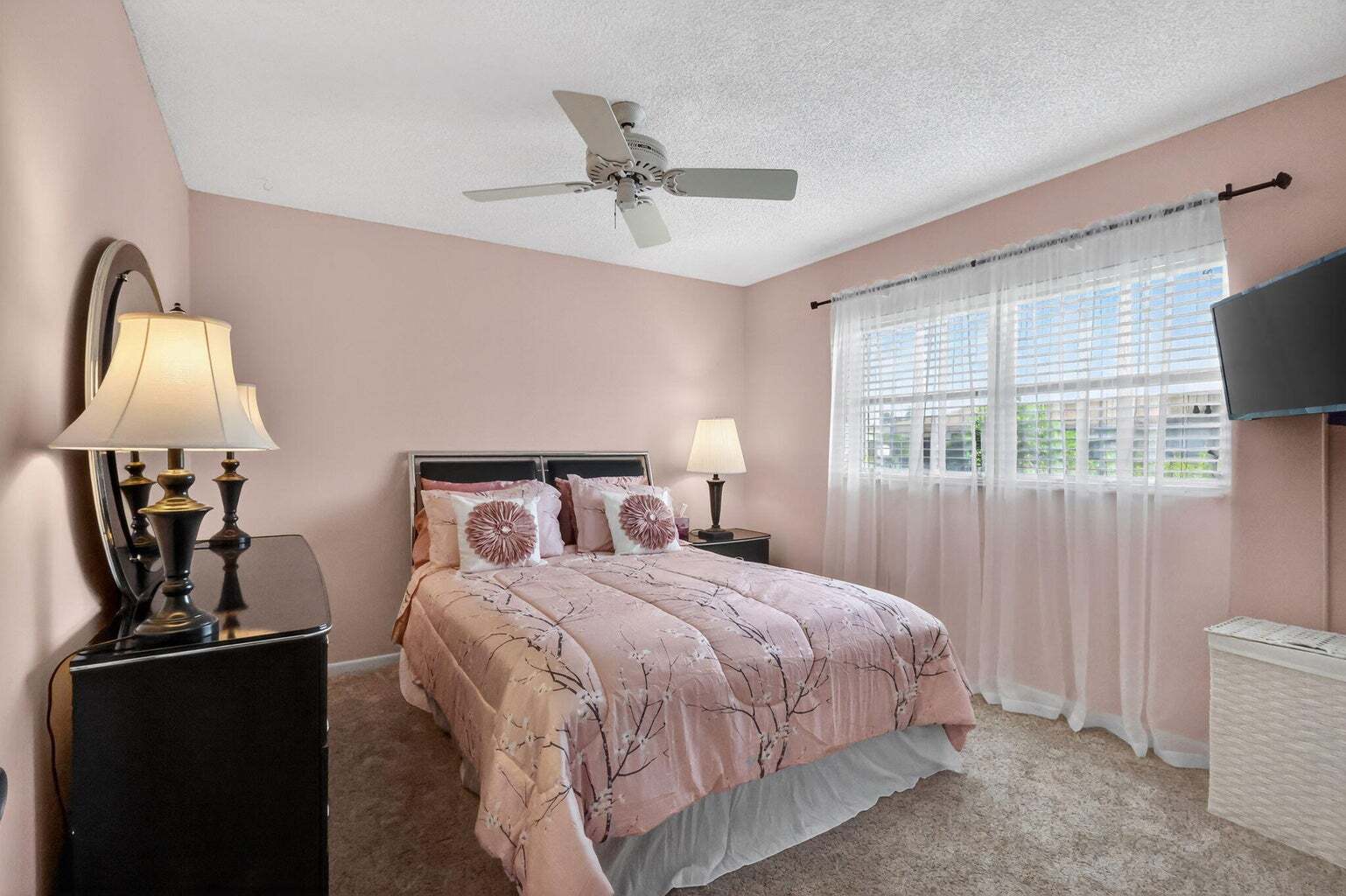 Building Photo - 6357 Overland Dr