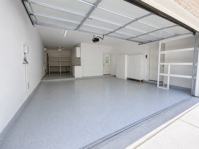 Building Photo - 18 Doeskin Pl