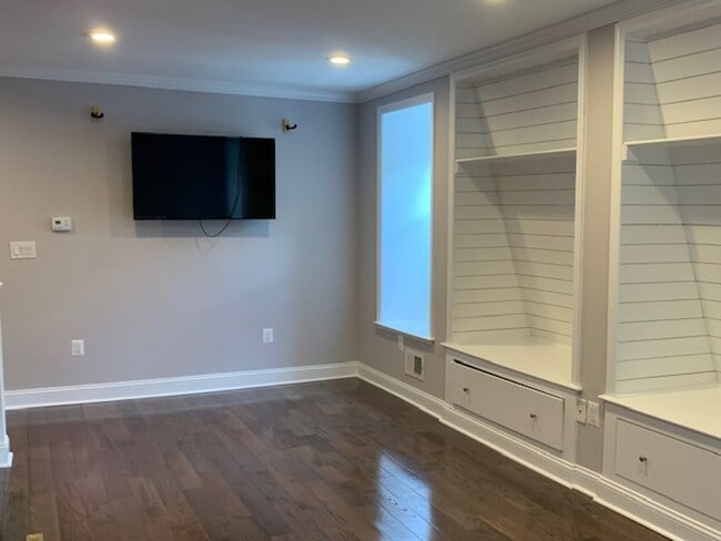 Building Photo - Charming Philadelphia Home in a Prime Location