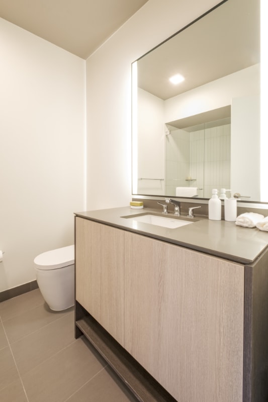 Building Photo - 123 E Roosevelt Rd