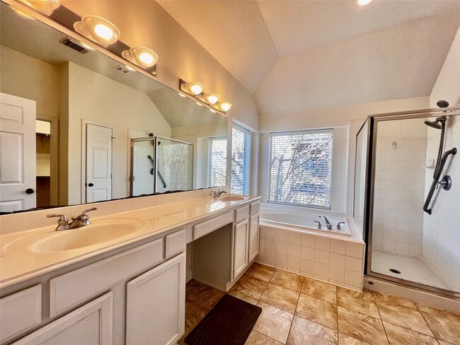 Building Photo - 14214 Ayers Rock Rd