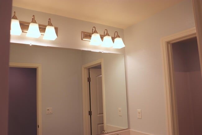 Building Photo - 1884 Clover Drive