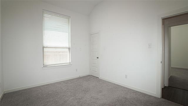 Building Photo - 3031 Aqueduct Ave