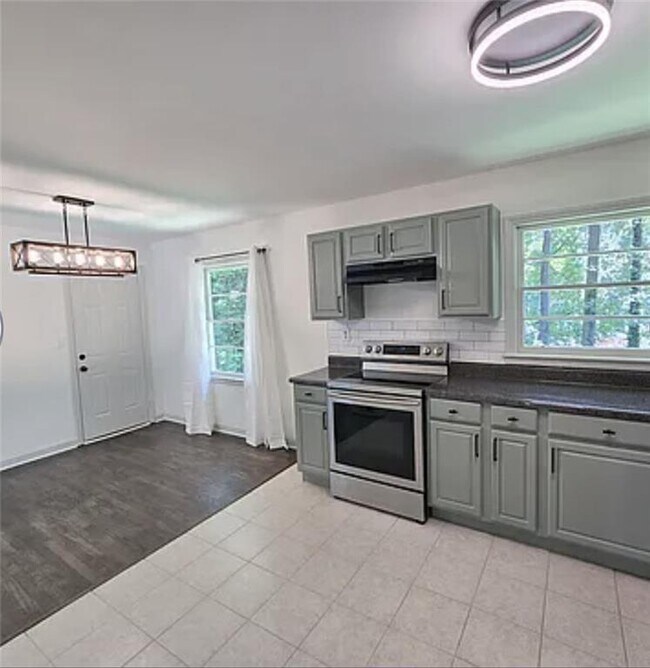 Building Photo - 2863 Catalina Dr