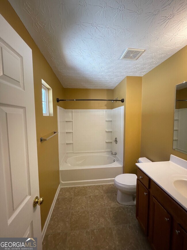 Building Photo - 363 Arrowhead Dr
