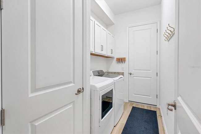 Building Photo - 25228 Longmeadow Dr