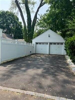 Building Photo - 42 7th Ave