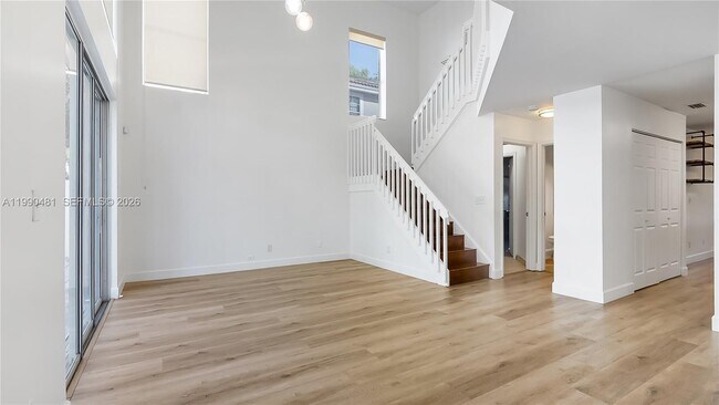 Building Photo - 876 Garnet Cir