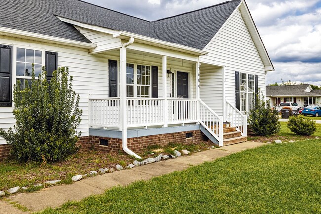 Building Photo - 7600 Lilly Pond Ln
