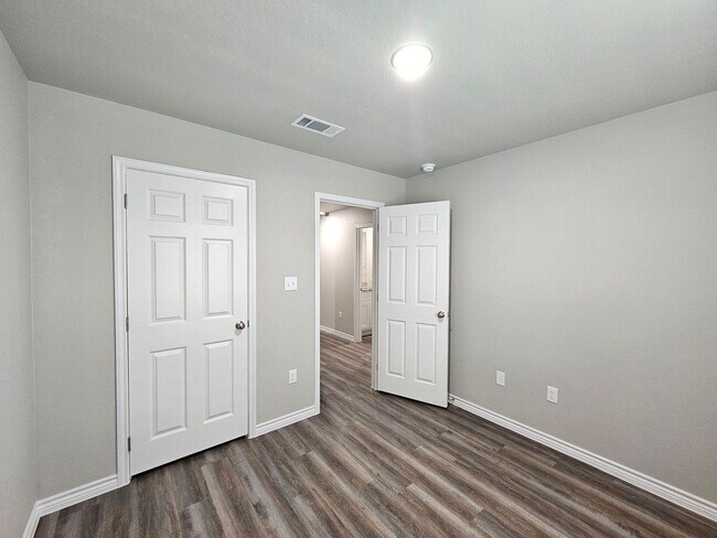 Building Photo - 230 N Mary Jo Dr