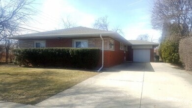 Building Photo - 8816 Kenton Ave