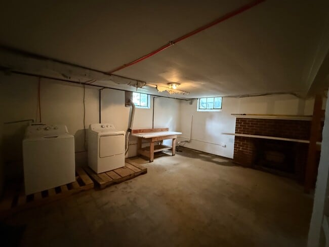 Building Photo - 1214 Catawba St
