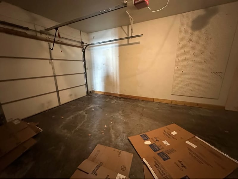 Building Photo - 2062 S Ridge Dr