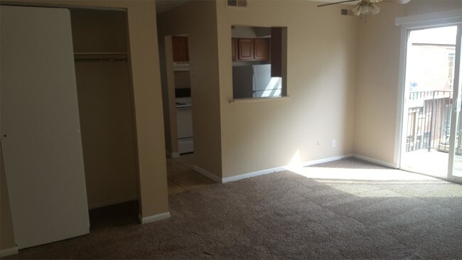 Building Photo - 950 Dubois Rd