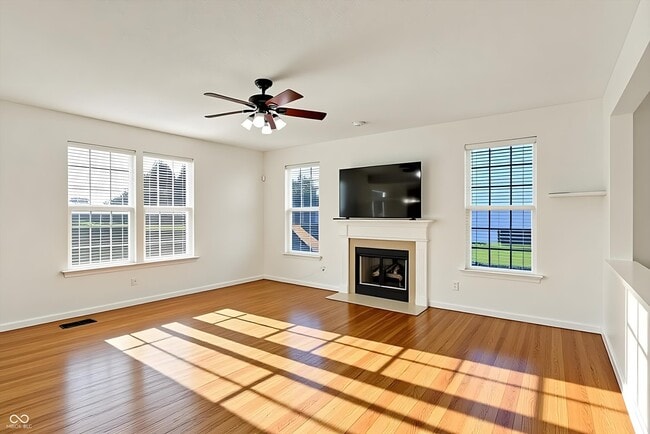 Building Photo - 2161 Silver Rose Dr