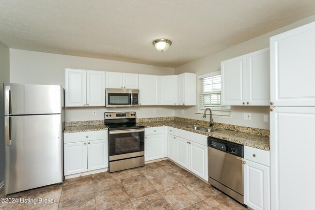 Building Photo - 6623 Timberbend Dr