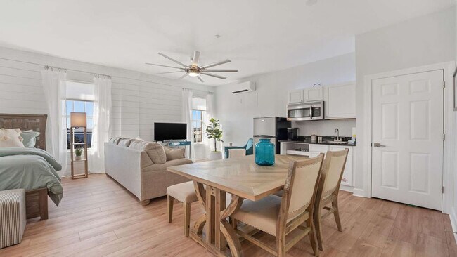 Building Photo - 10343 E County Hwy 30A