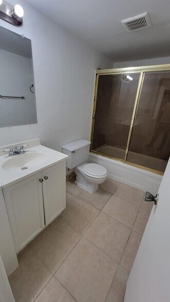 Building Photo - 2029 NW 46th Ave