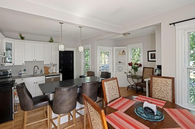 Building Photo - 2713 Garfield Ave