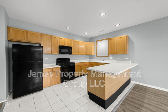 Building Photo - 2711 W Congress Pkwy