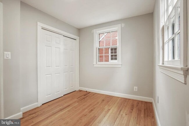Building Photo - 1605 W Braddock Rd