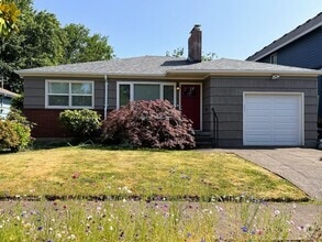 Building Photo - Gardener's Delight 4 Bed, 2.5 Bath House w...