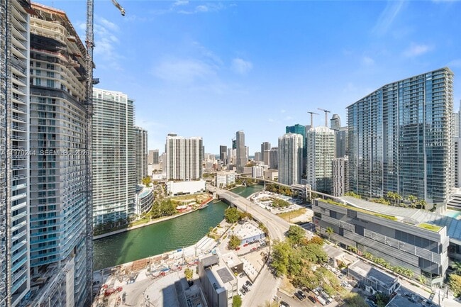 Building Photo - 88 SW 7th St