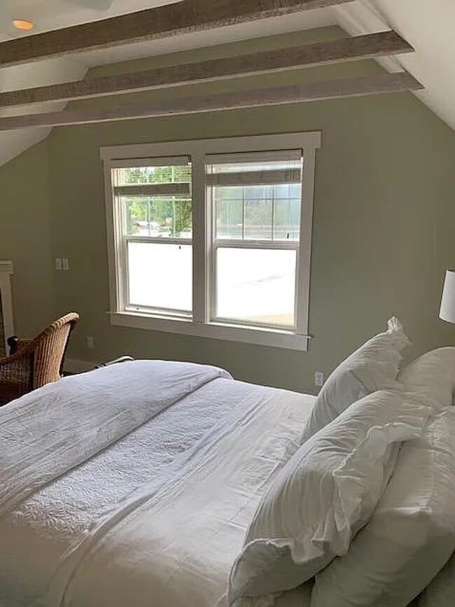 Building Photo - Gorgeous Waterfront Home on Bainbridge Island