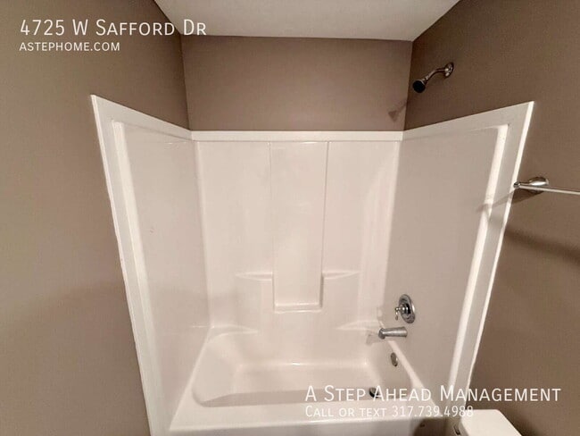 Building Photo - 4725 W Safford Dr