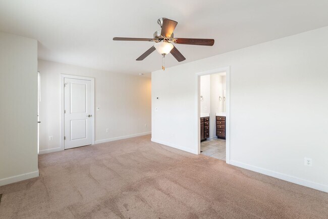 Building Photo - 2410 Winthrop Dr