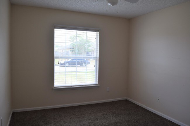 Building Photo - 6796 Gentle Oaks Dr