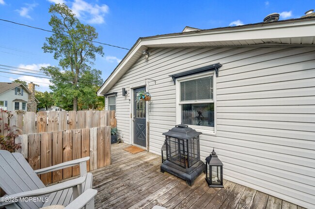 Building Photo - 638 Parkside Ave