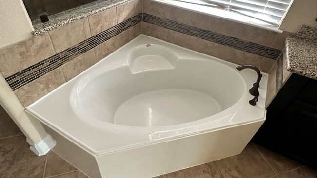 Building Photo - 18839 Fox Kestrel Trl