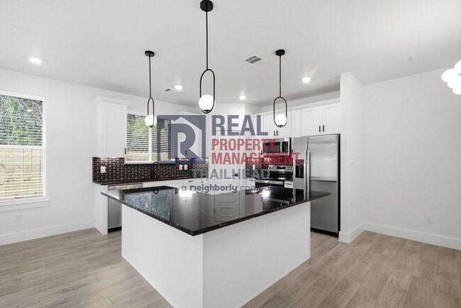 Building Photo - 5620 Van Horn Dr