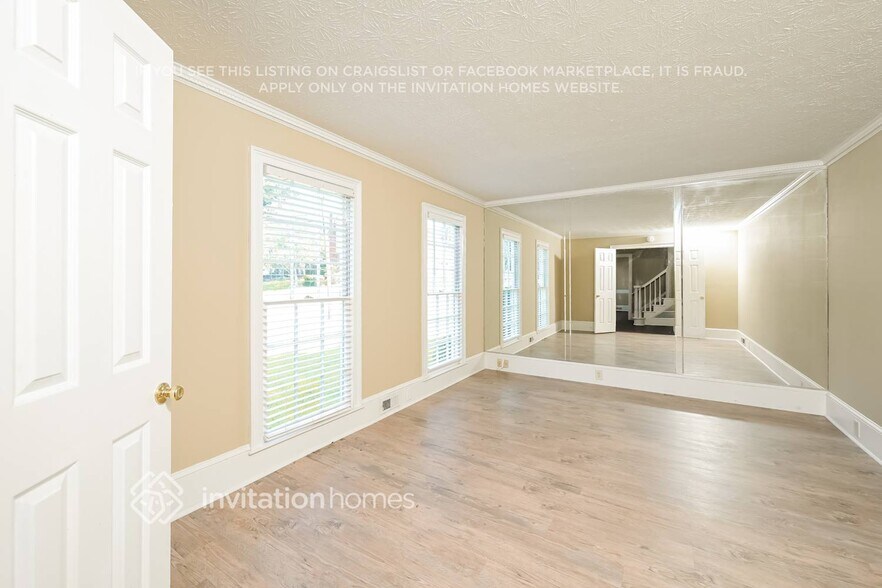 Building Photo - 2350 Ciji Cir