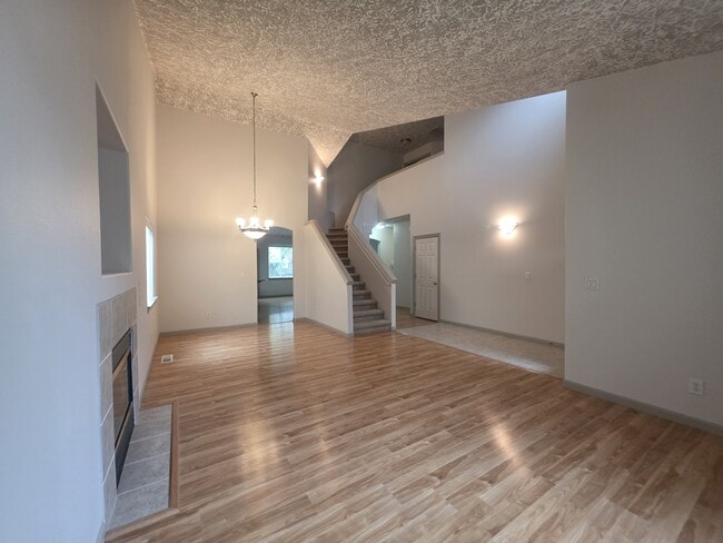 Building Photo - 4373 Hearth St NE