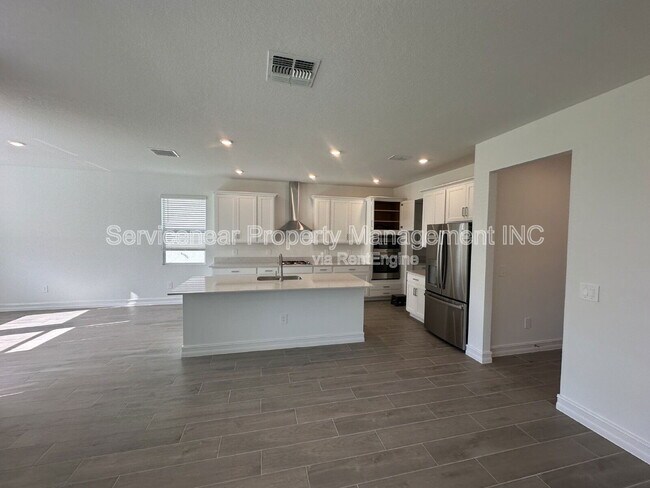Building Photo - 11748 71st Ave E