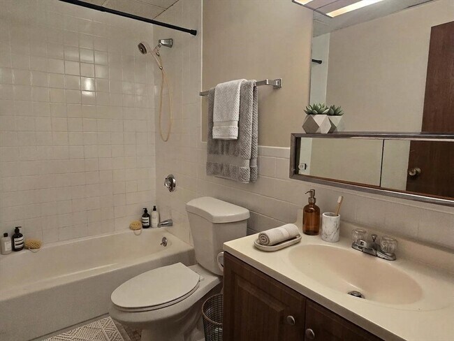 Building Photo - 303 Lowell St