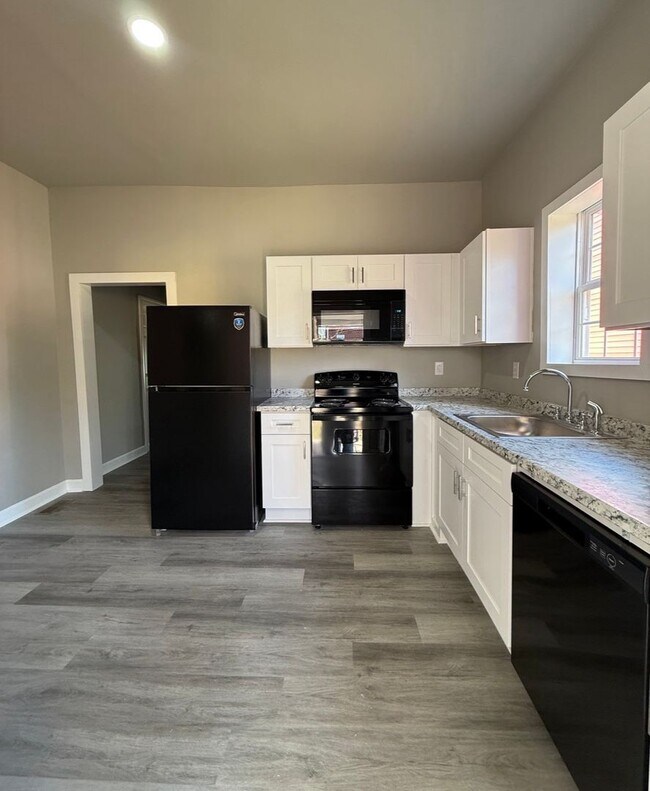 Building Photo - Charming 3-Bedroom Home in Winston-Salem