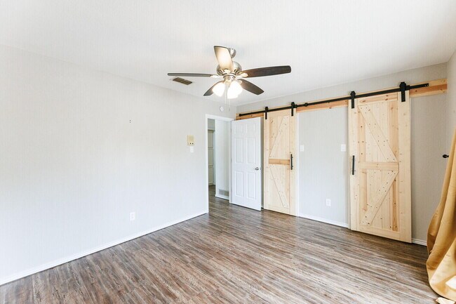 Building Photo - 5703 80th St