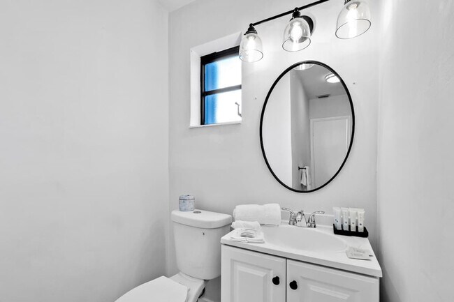 Building Photo - 6540 Park St