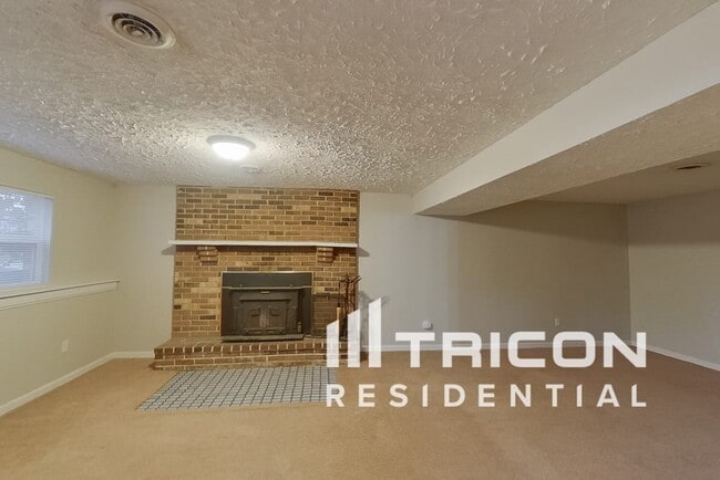 Building Photo - 1563 Park Ridge Ln